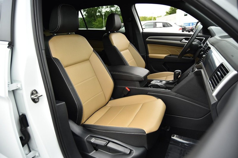 Volkswagen Atlas Cross Sport Vehicle Image 20