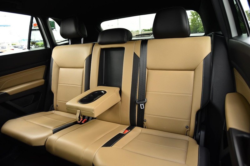 Volkswagen Atlas Cross Sport Vehicle Image 21