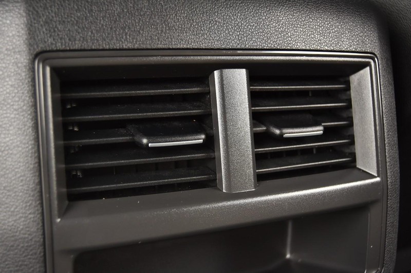 Volkswagen Atlas Cross Sport Vehicle Image 22