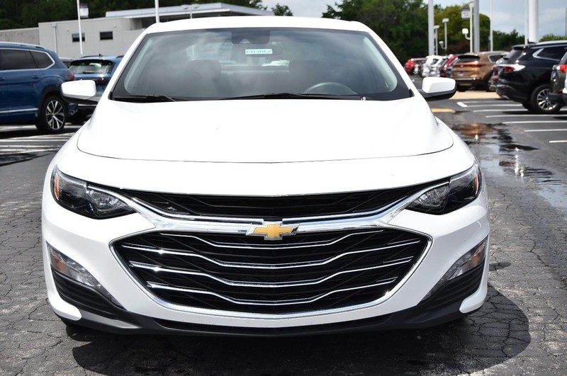 Chevrolet Malibu Vehicle Image 04