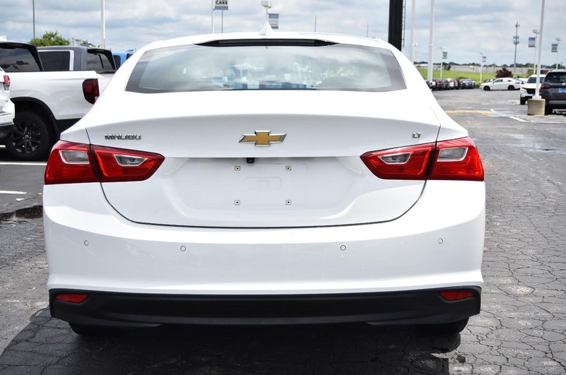 Chevrolet Malibu Vehicle Image 06