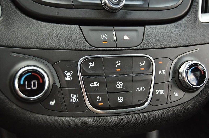 Chevrolet Malibu Vehicle Image 13