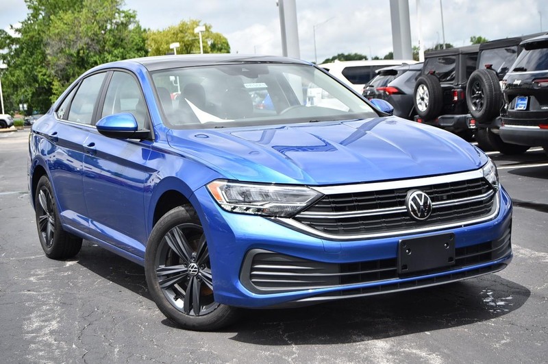 Volkswagen Jetta Vehicle Image 02
