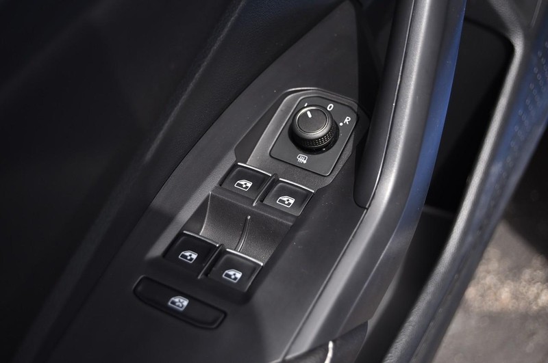 Volkswagen Jetta Vehicle Image 08