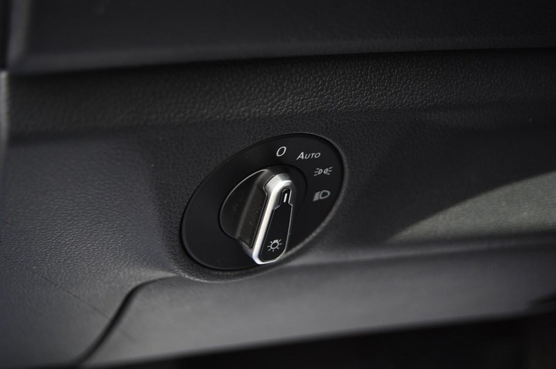 Volkswagen Jetta Vehicle Image 11