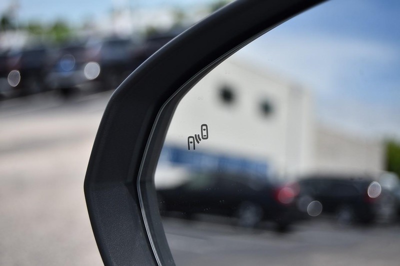 Volkswagen Taos Vehicle Image 10
