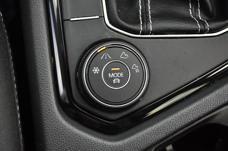 Volkswagen Taos Vehicle Image 18