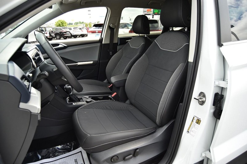 Volkswagen Taos Vehicle Image 20