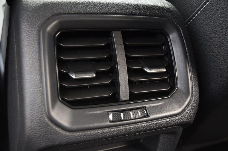 Volkswagen Taos Vehicle Image 23