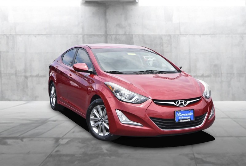 Hyundai Elantra Vehicle Image 02