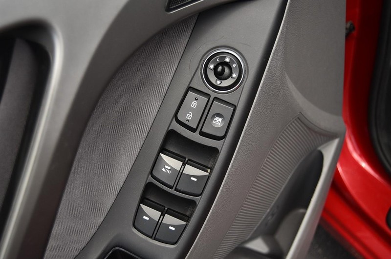 Hyundai Elantra Vehicle Image 08