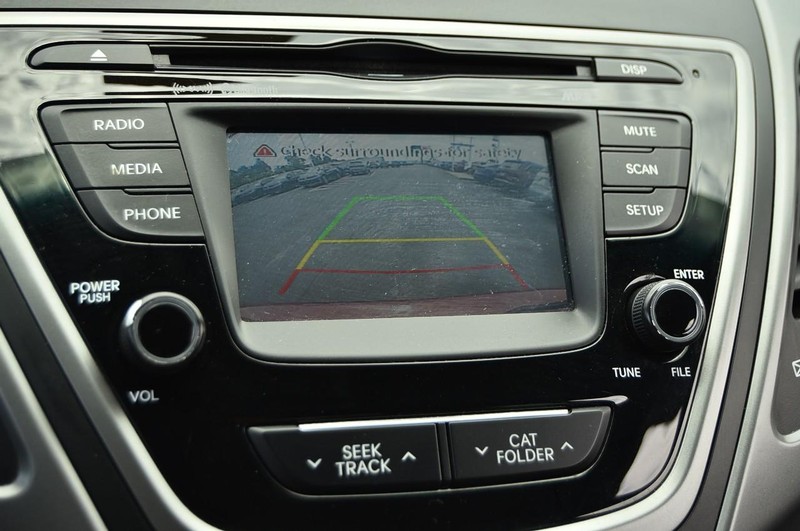 Hyundai Elantra Vehicle Image 11