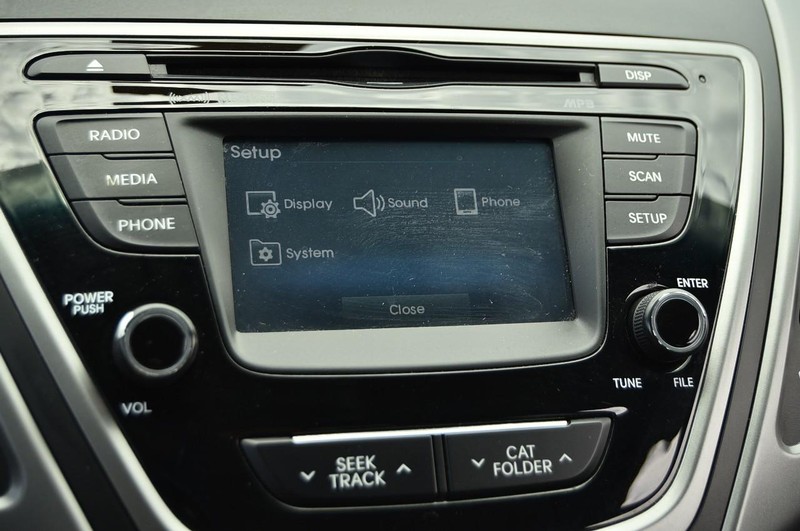 Hyundai Elantra Vehicle Image 12