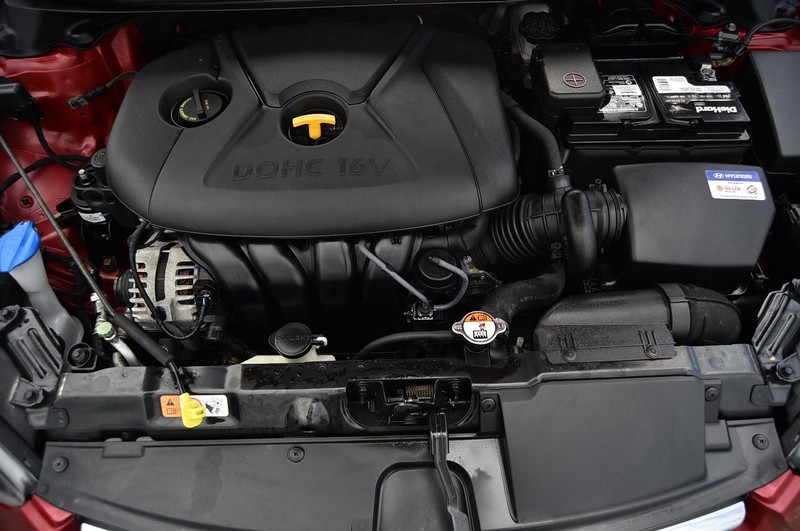 Hyundai Elantra Vehicle Image 19