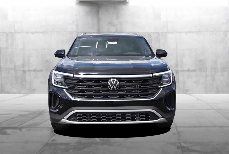 Volkswagen Atlas Cross Sport Vehicle Image 04