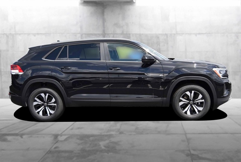 Volkswagen Atlas Cross Sport Vehicle Image 05