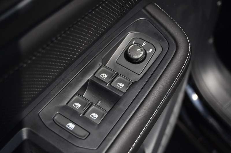 Volkswagen Atlas Cross Sport Vehicle Image 08