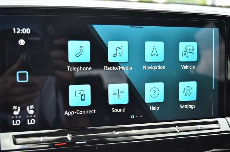 Volkswagen Atlas Cross Sport Vehicle Image 13