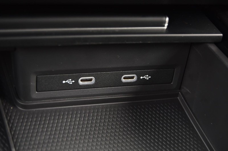 Volkswagen Atlas Cross Sport Vehicle Image 15