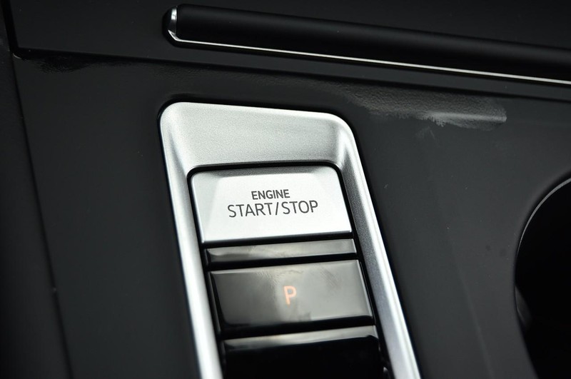 Volkswagen Atlas Cross Sport Vehicle Image 16