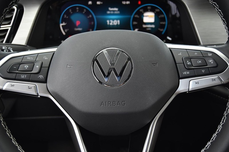 Volkswagen Atlas Cross Sport Vehicle Image 17