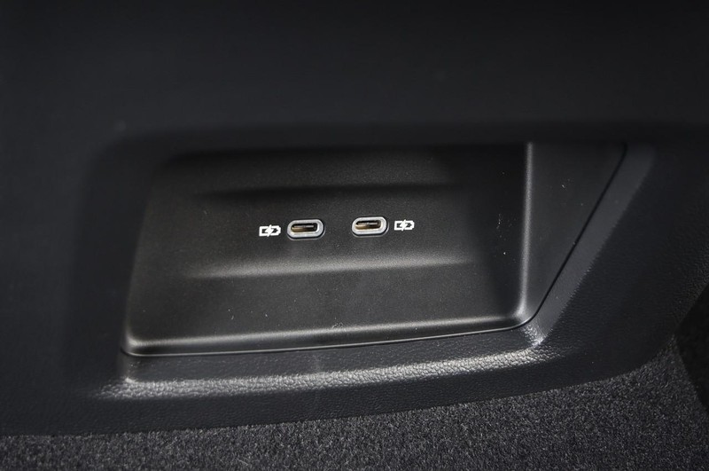 Volkswagen Atlas Cross Sport Vehicle Image 22