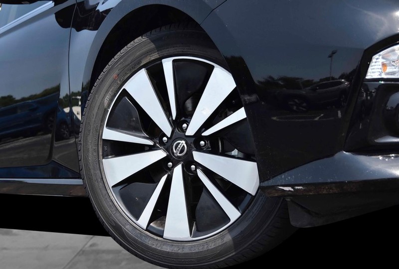 Nissan Altima Vehicle Image 03