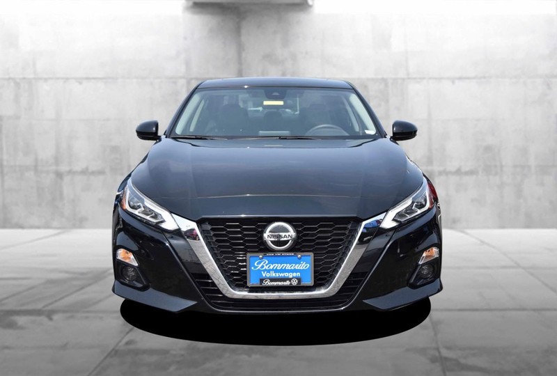 Nissan Altima Vehicle Image 04