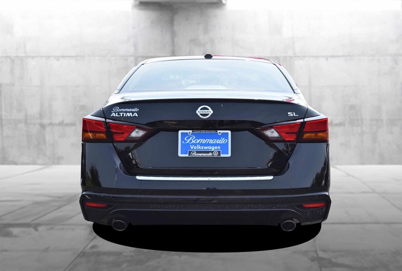 Nissan Altima Vehicle Image 06