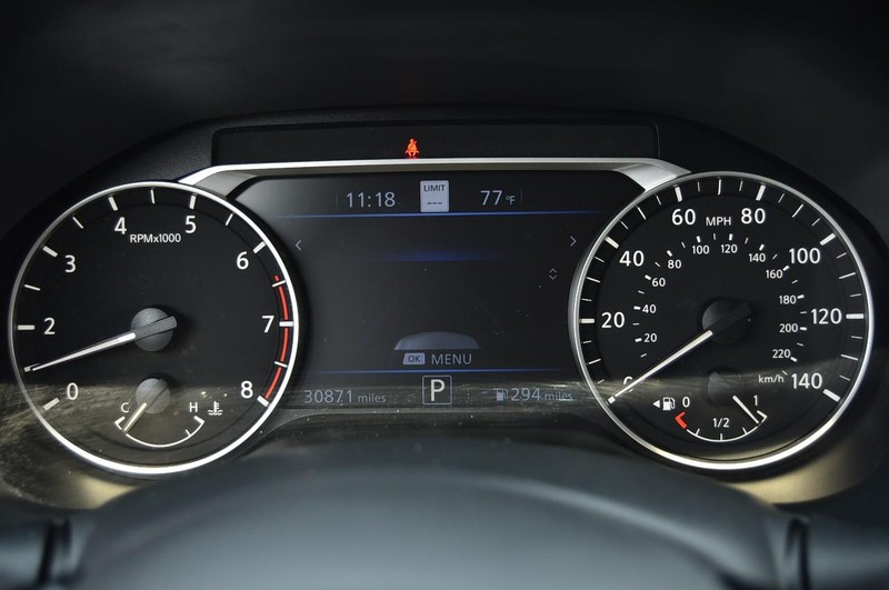 Nissan Altima Vehicle Image 11