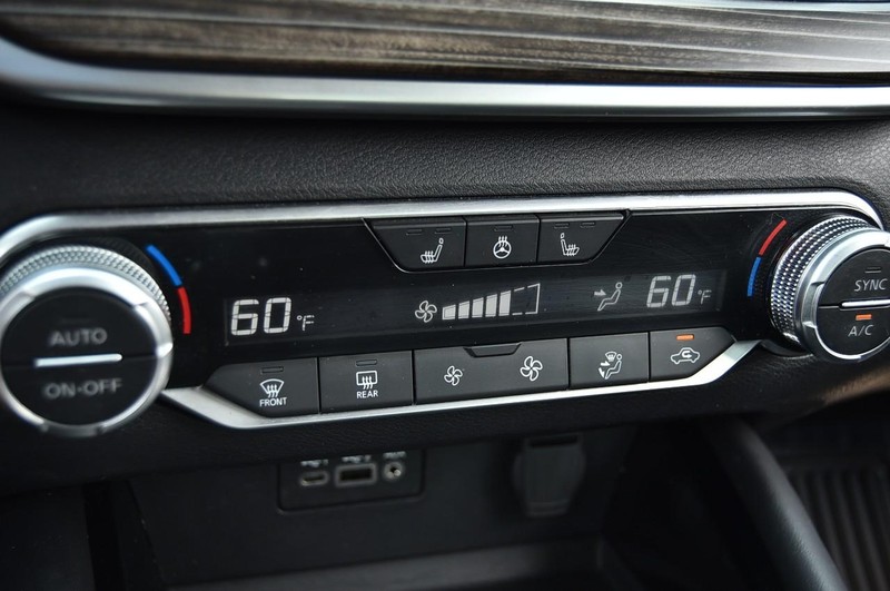 Nissan Altima Vehicle Image 14