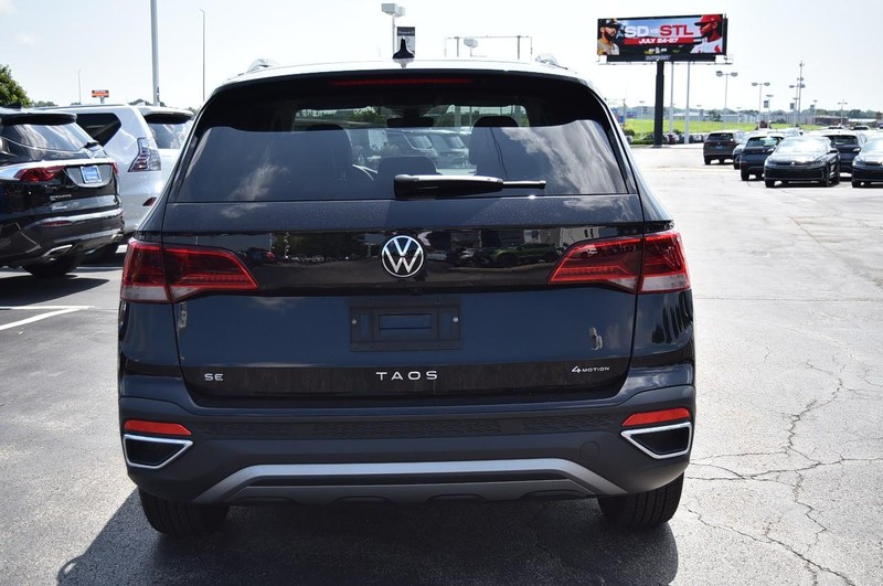 Volkswagen Taos Vehicle Image 06