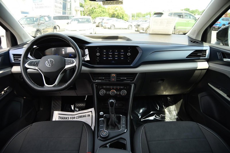Volkswagen Taos Vehicle Image 07