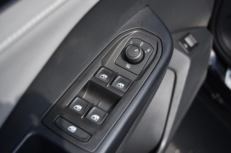 Volkswagen Taos Vehicle Image 08