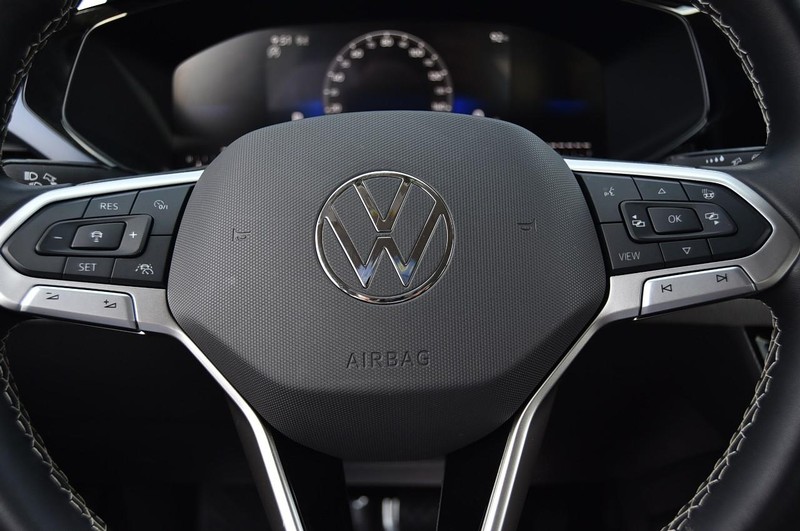 Volkswagen Taos Vehicle Image 18