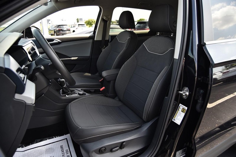 Volkswagen Taos Vehicle Image 19