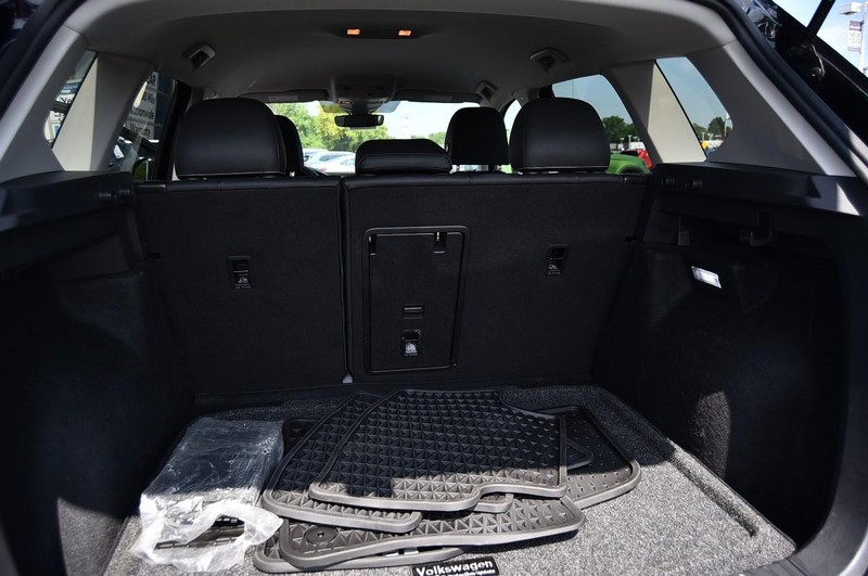 Volkswagen Taos Vehicle Image 24