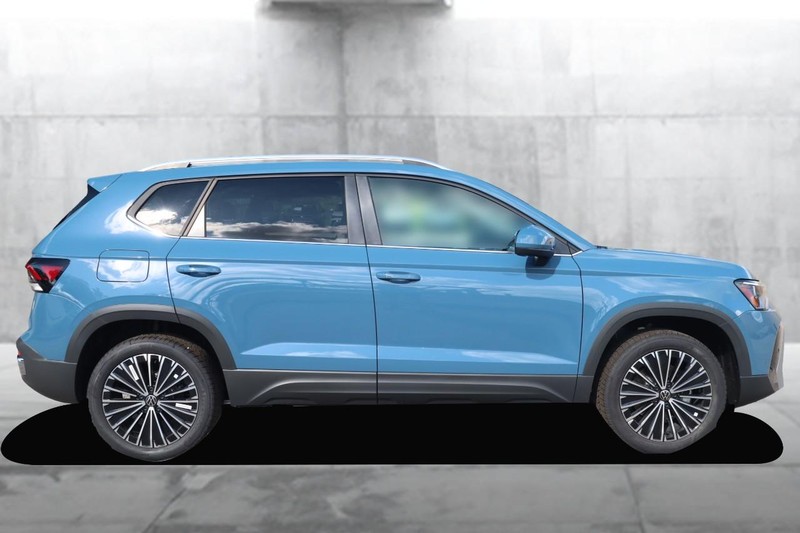 Volkswagen Taos Vehicle Image 05