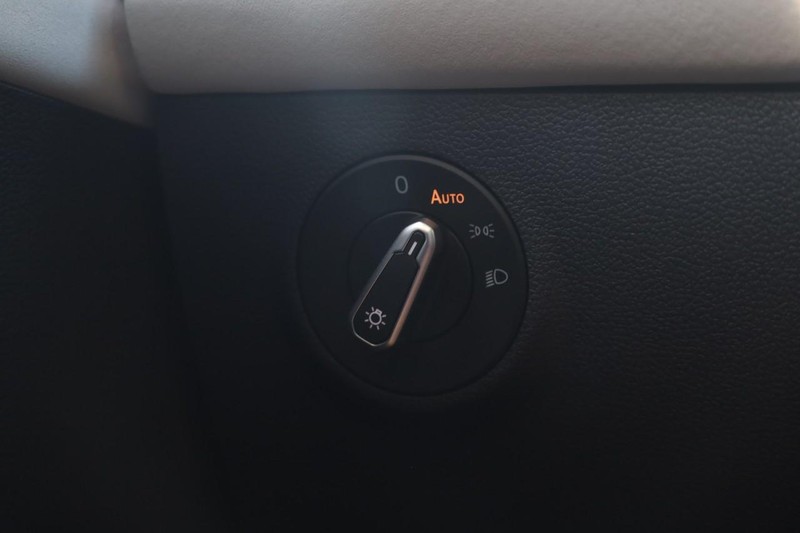 Volkswagen Taos Vehicle Image 18