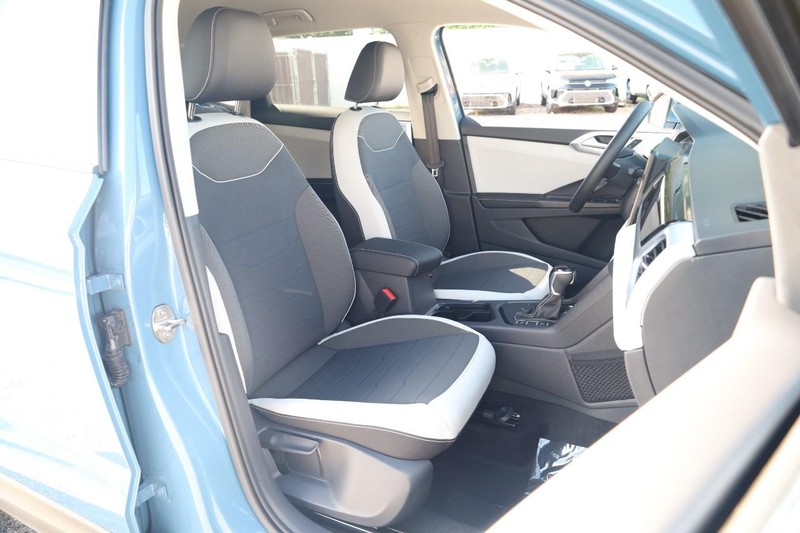 Volkswagen Taos Vehicle Image 23