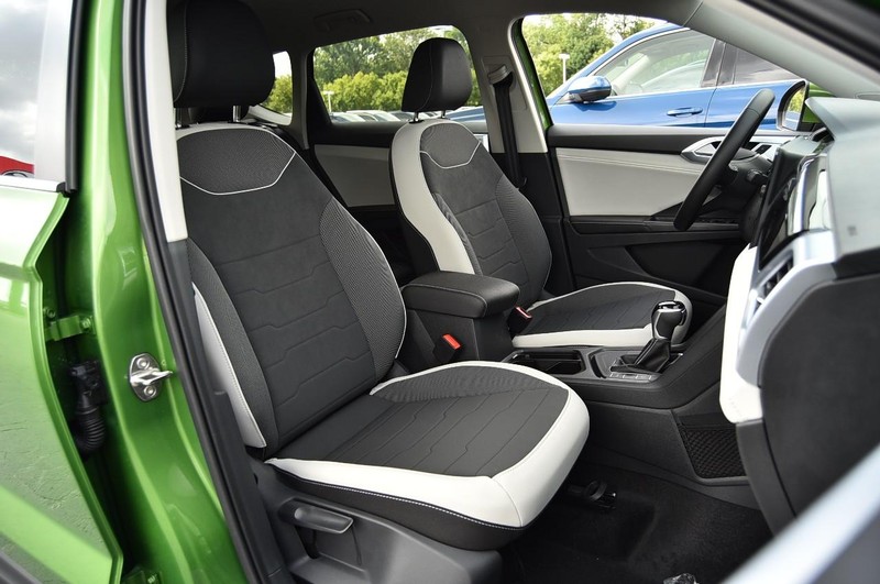 Volkswagen Taos Vehicle Image 19
