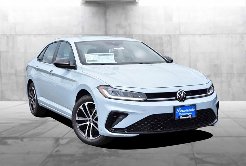 Volkswagen Jetta Vehicle Image 02