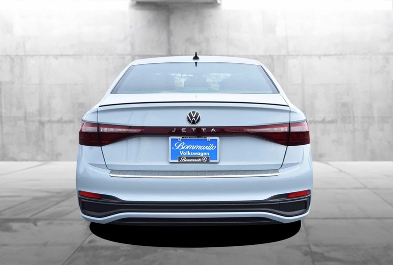 Volkswagen Jetta Vehicle Image 06