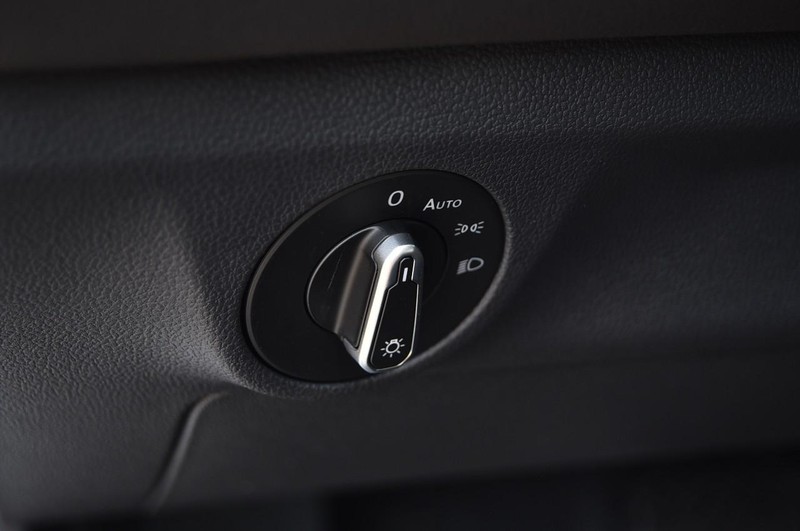 Volkswagen Jetta Vehicle Image 11