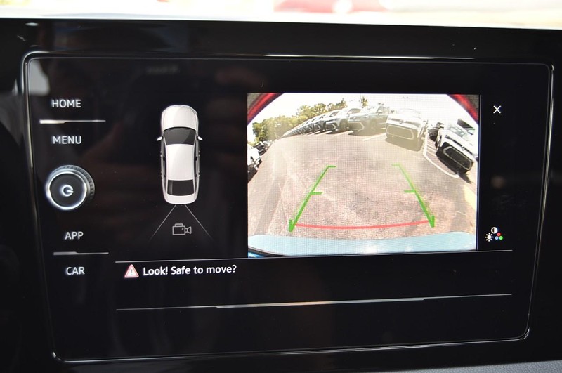 Volkswagen Jetta Vehicle Image 13