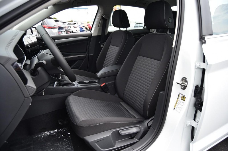 Volkswagen Jetta Vehicle Image 19