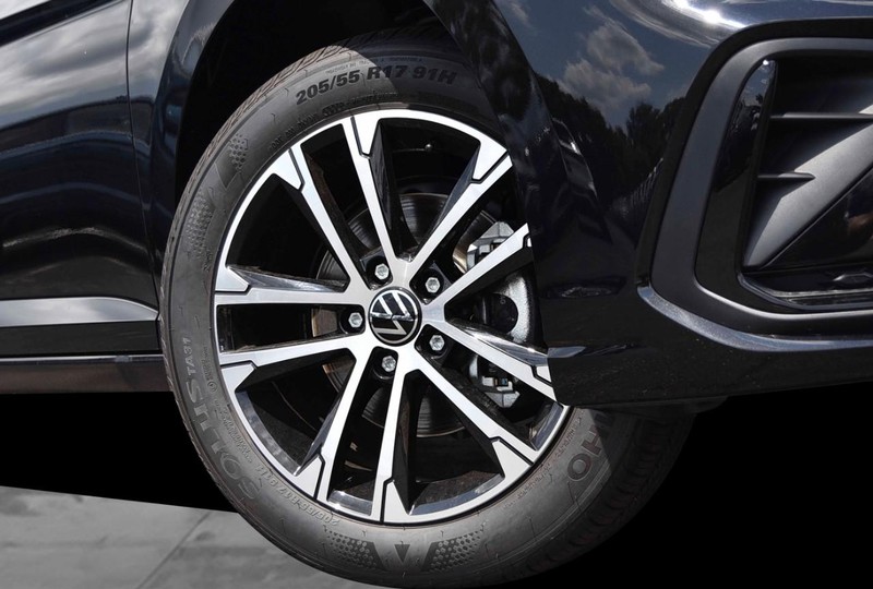 Volkswagen Jetta Vehicle Image 03