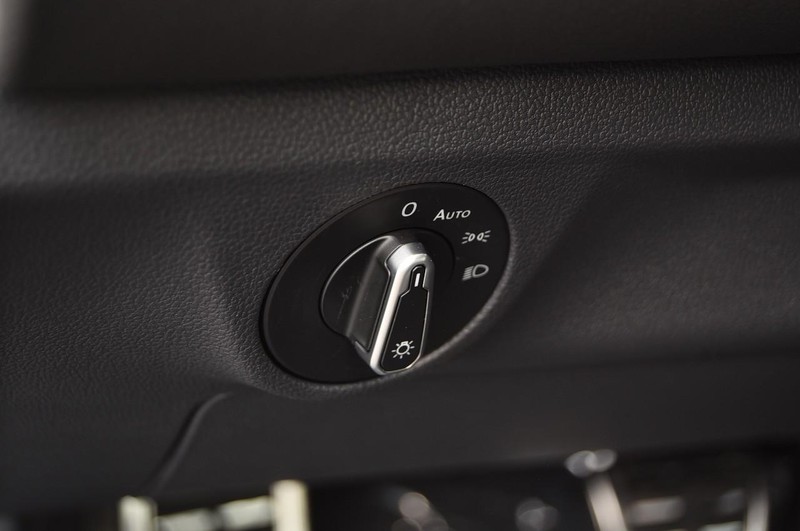 Volkswagen Jetta Vehicle Image 11