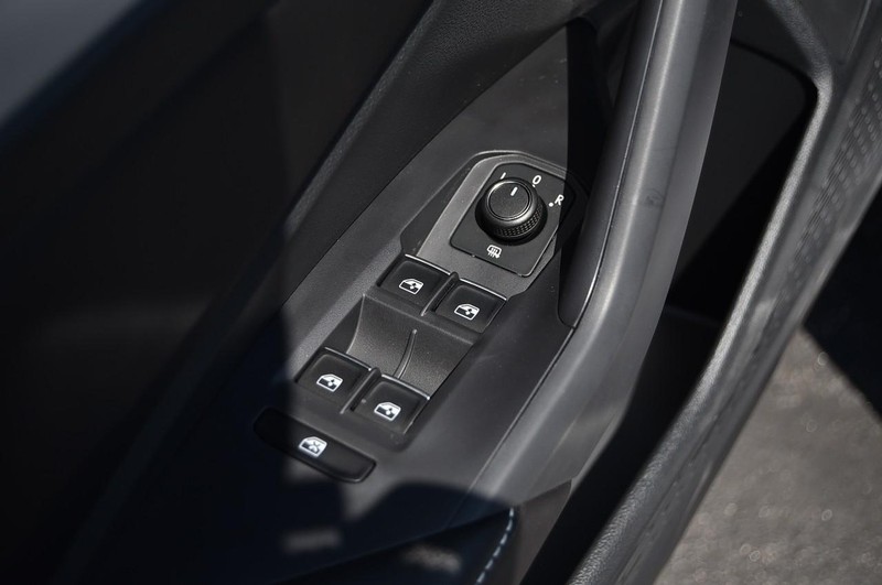 Volkswagen Jetta Vehicle Image 08