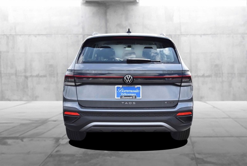 Volkswagen Taos Vehicle Image 06